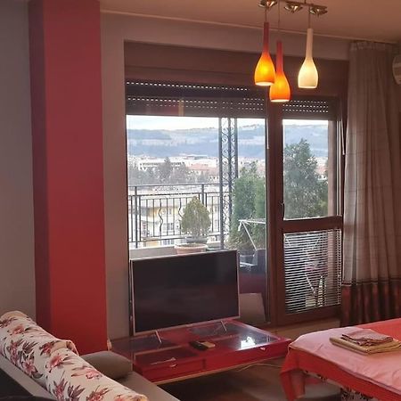 Unique Studio- Great Balcony And View! Parking Possibility! Veliko Tarnovo Kültér fotó