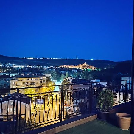 Unique Studio- Great Balcony And View! Parking Possibility! Veliko Tarnovo Kültér fotó