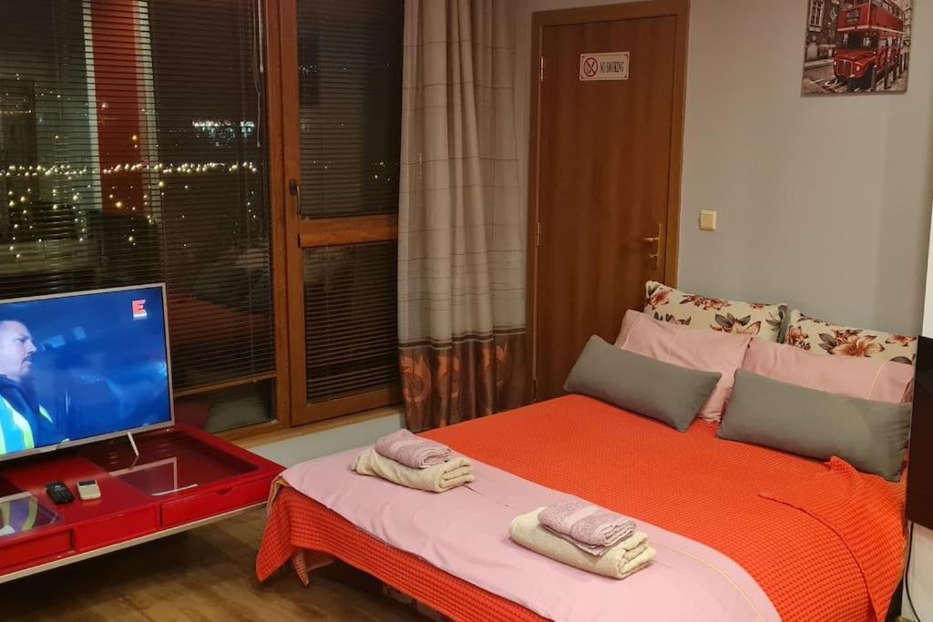 Unique Studio- Great Balcony And View! Parking Possibility! Veliko Tarnovo Kültér fotó