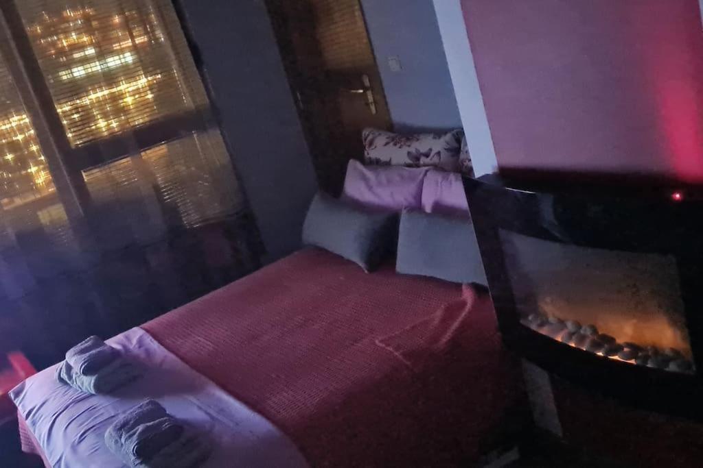 Unique Studio- Great Balcony And View! Parking Possibility! Veliko Tarnovo Kültér fotó