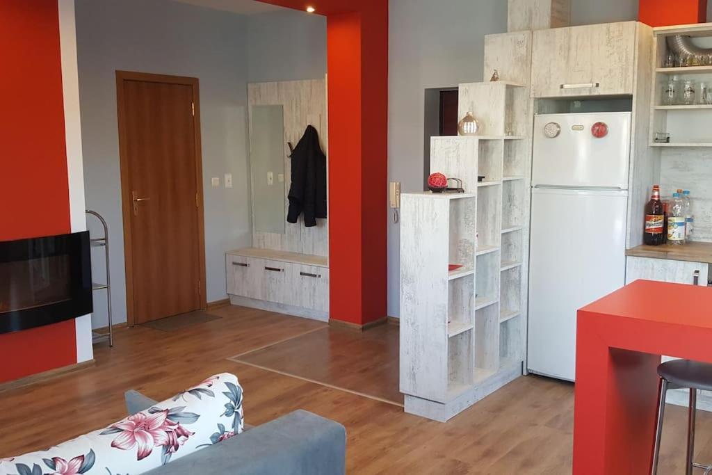 Unique Studio- Great Balcony And View! Parking Possibility! Veliko Tarnovo Kültér fotó