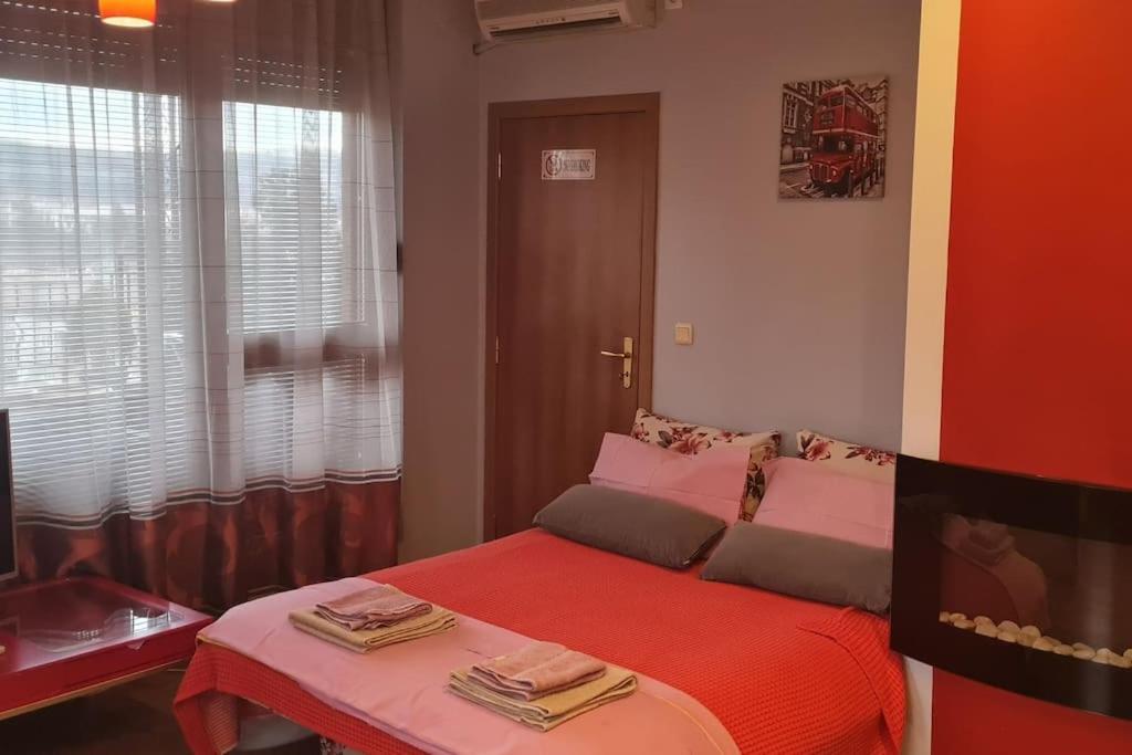Unique Studio- Great Balcony And View! Parking Possibility! Veliko Tarnovo Kültér fotó